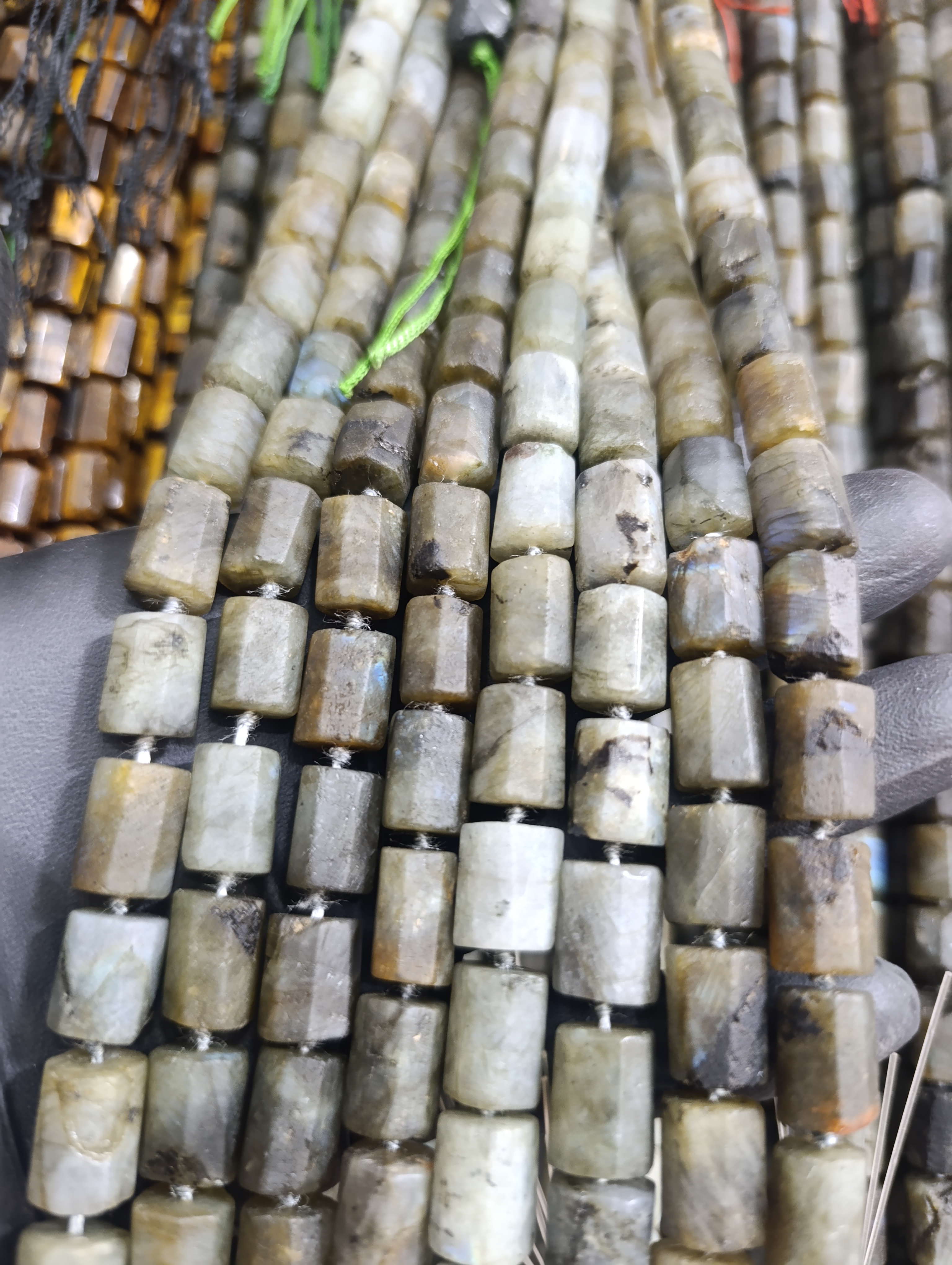 ریسه سنگ لابرادوریت تراش استوانه ای (قطر ۱۰ارتفاع۱۵)