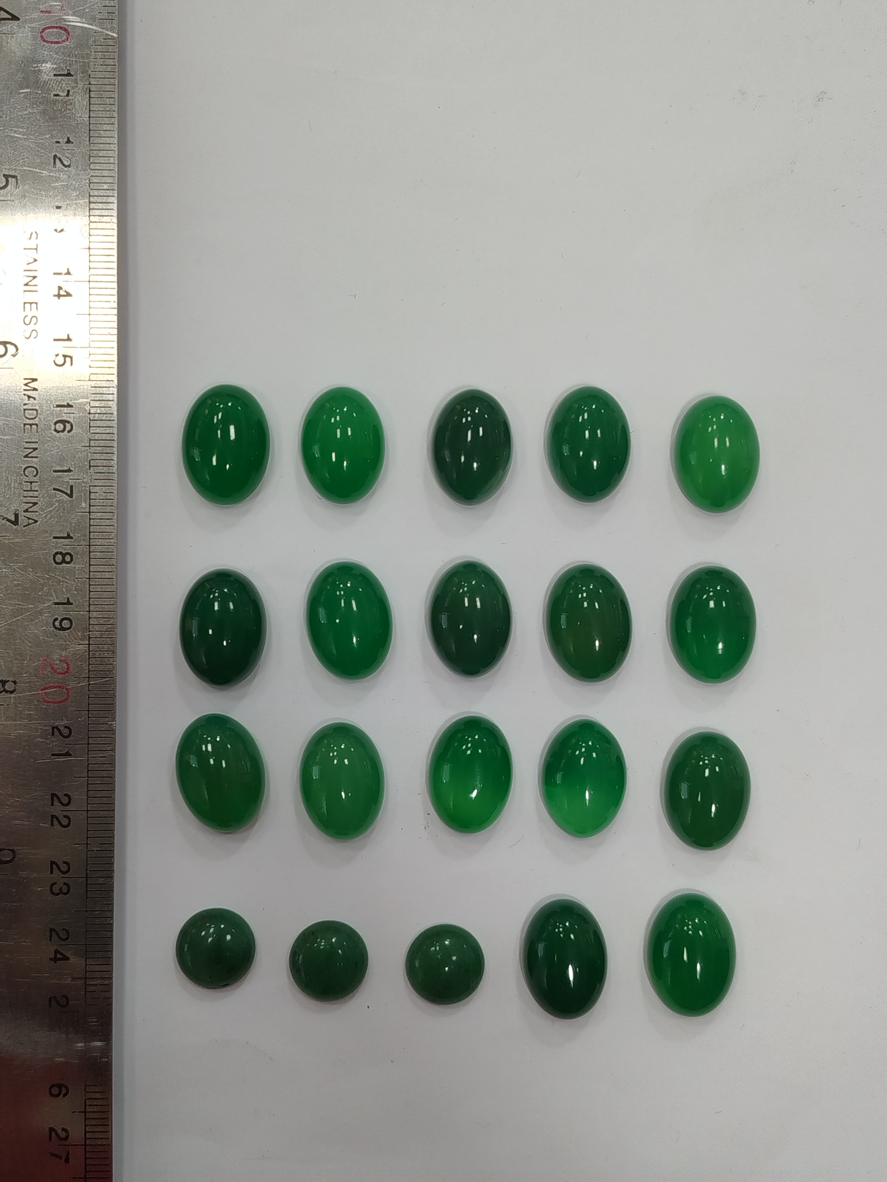 نگین عقیق سبز (پک 50 تا 55 گرمی)